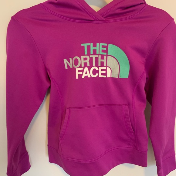 A purple Northface sweatshirt - Picture 2 of 3
